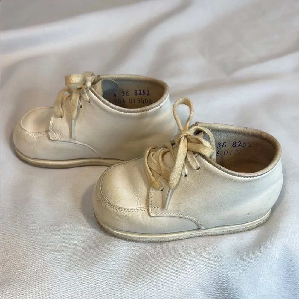 Vintage Stride Rite Baby Hard Bottom White Walking Shoes Baby Size 3 E